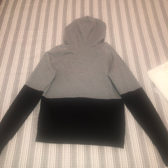NWOT Gap hoodie - Picture 5 of 7